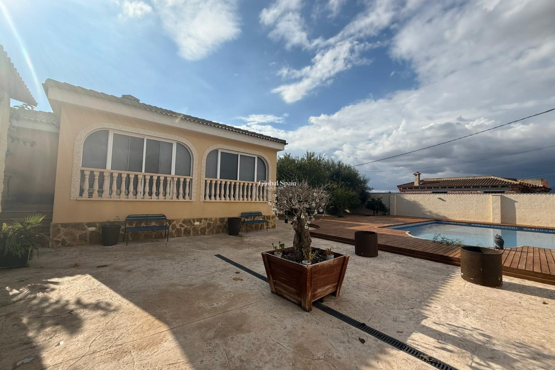 Revente - VILLA -
CALLOSA DEL SEGURA