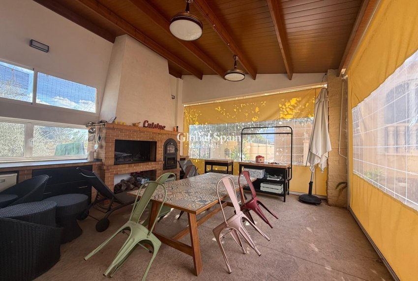 Revente - VILLA -
CALLOSA DEL SEGURA