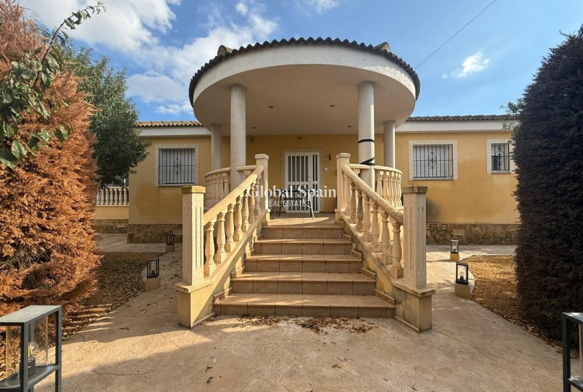 Revente - VILLA -
CALLOSA DEL SEGURA