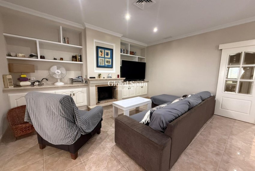 Revente - VILLA -
CALLOSA DEL SEGURA