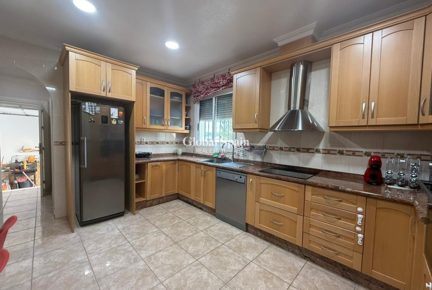 Revente - VILLA -
CALLOSA DEL SEGURA