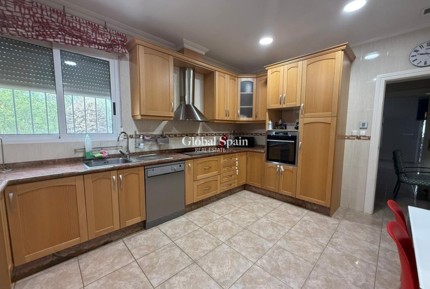 Revente - VILLA -
CALLOSA DEL SEGURA