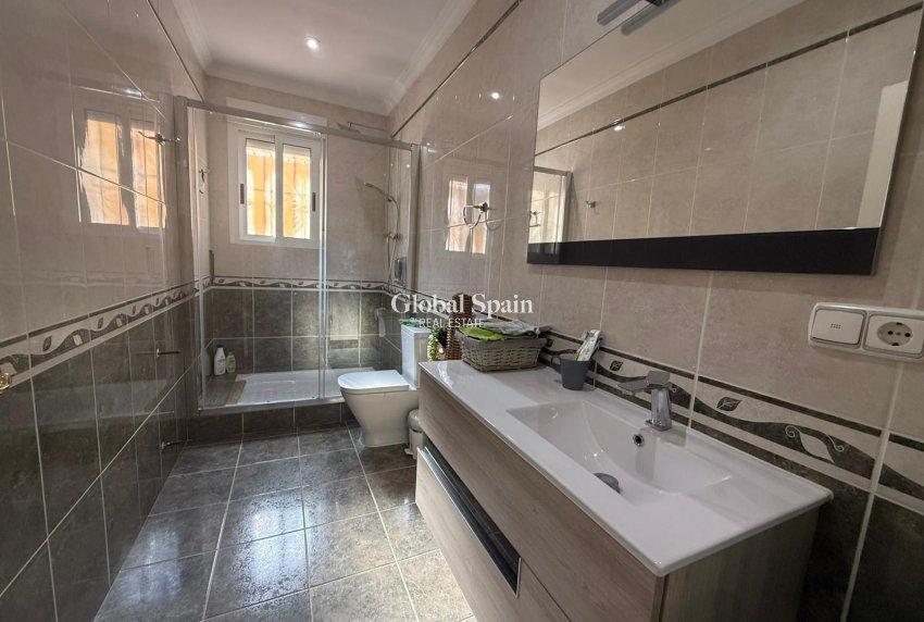 Revente - VILLA -
CALLOSA DEL SEGURA