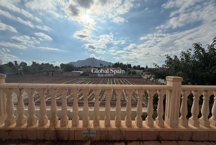 Revente - VILLA -
CALLOSA DEL SEGURA