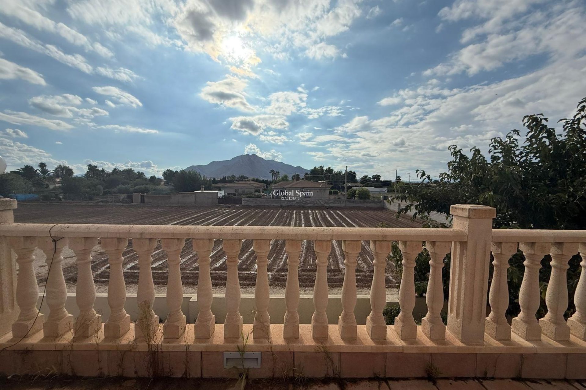 Revente - VILLA -
CALLOSA DEL SEGURA