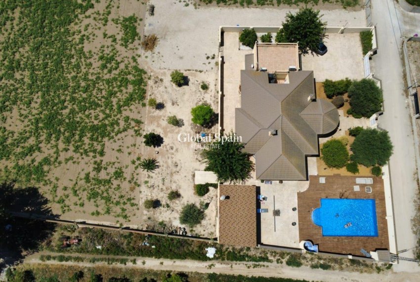 Revente - VILLA -
CALLOSA DEL SEGURA