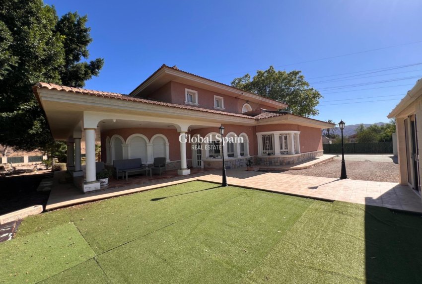 Revente - VILLA -
CALLOSA DEL SEGURA