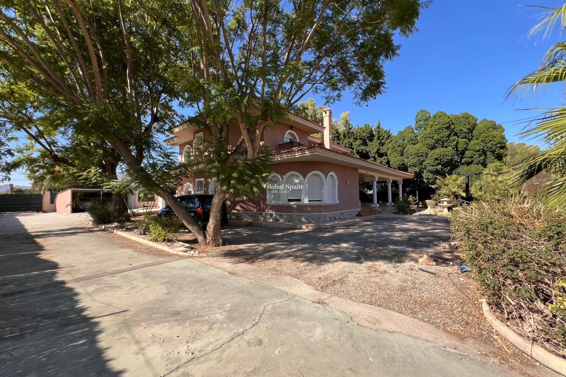 Revente - VILLA -
CALLOSA DEL SEGURA