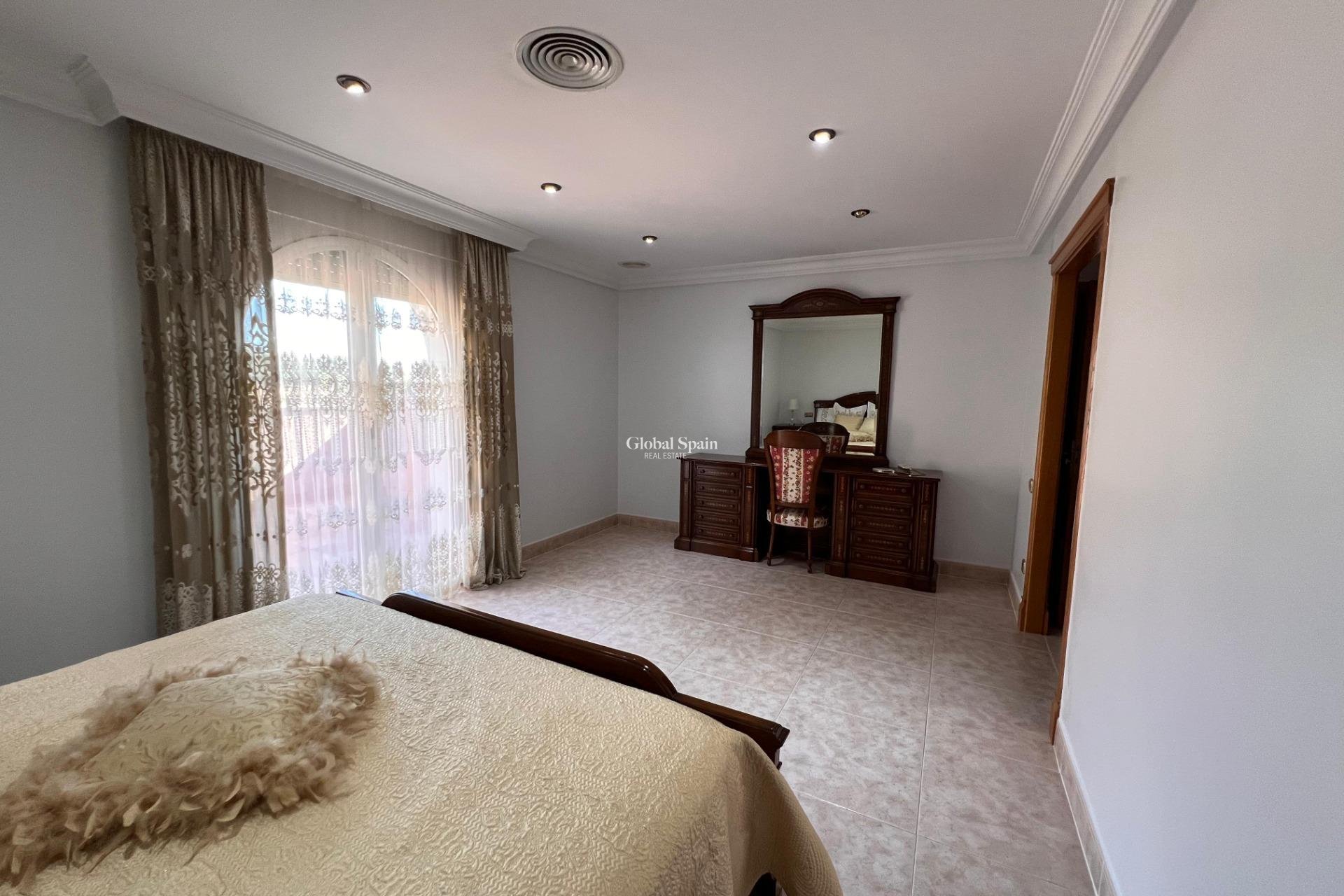 Revente - VILLA -
CALLOSA DEL SEGURA