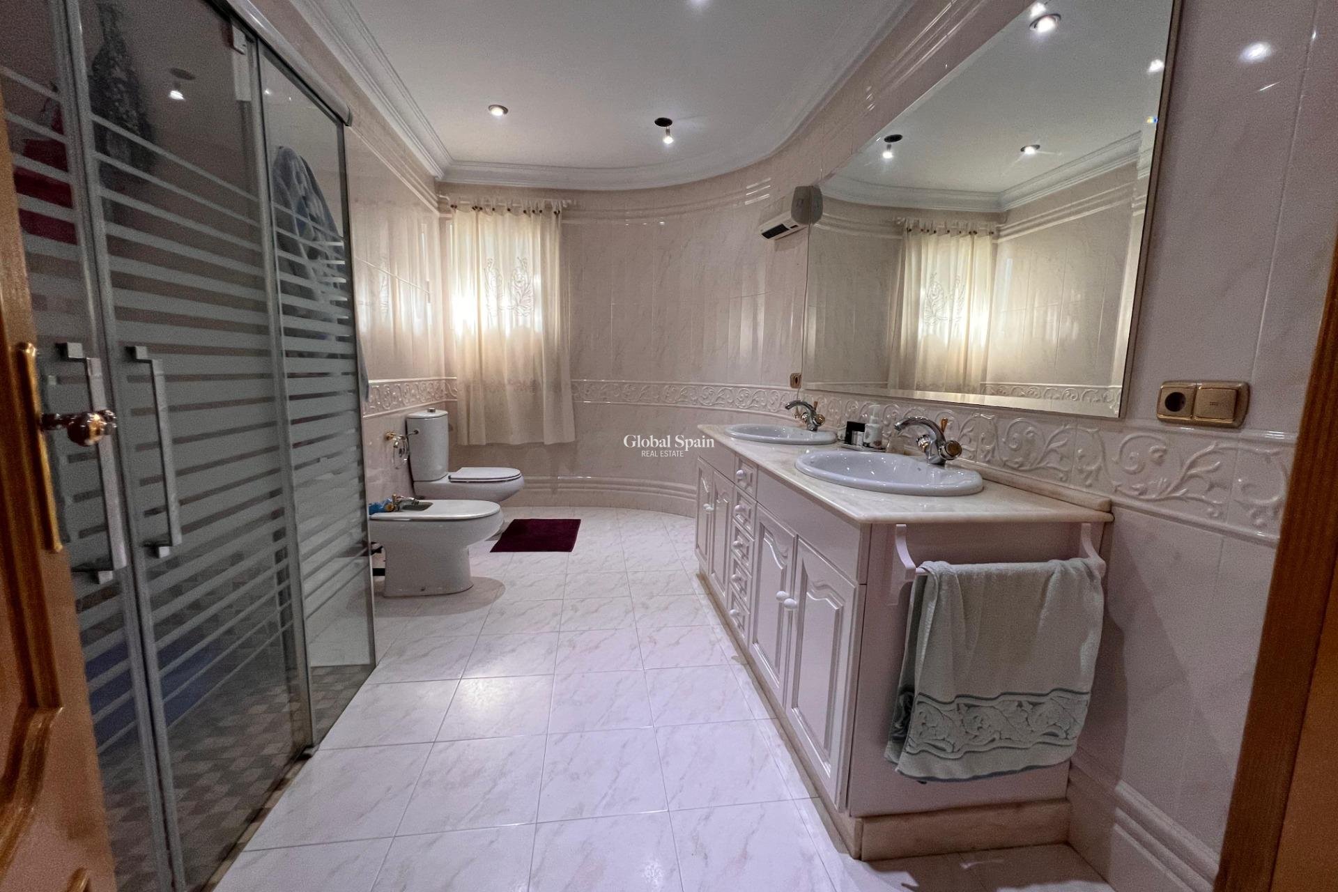 Revente - VILLA -
CALLOSA DEL SEGURA