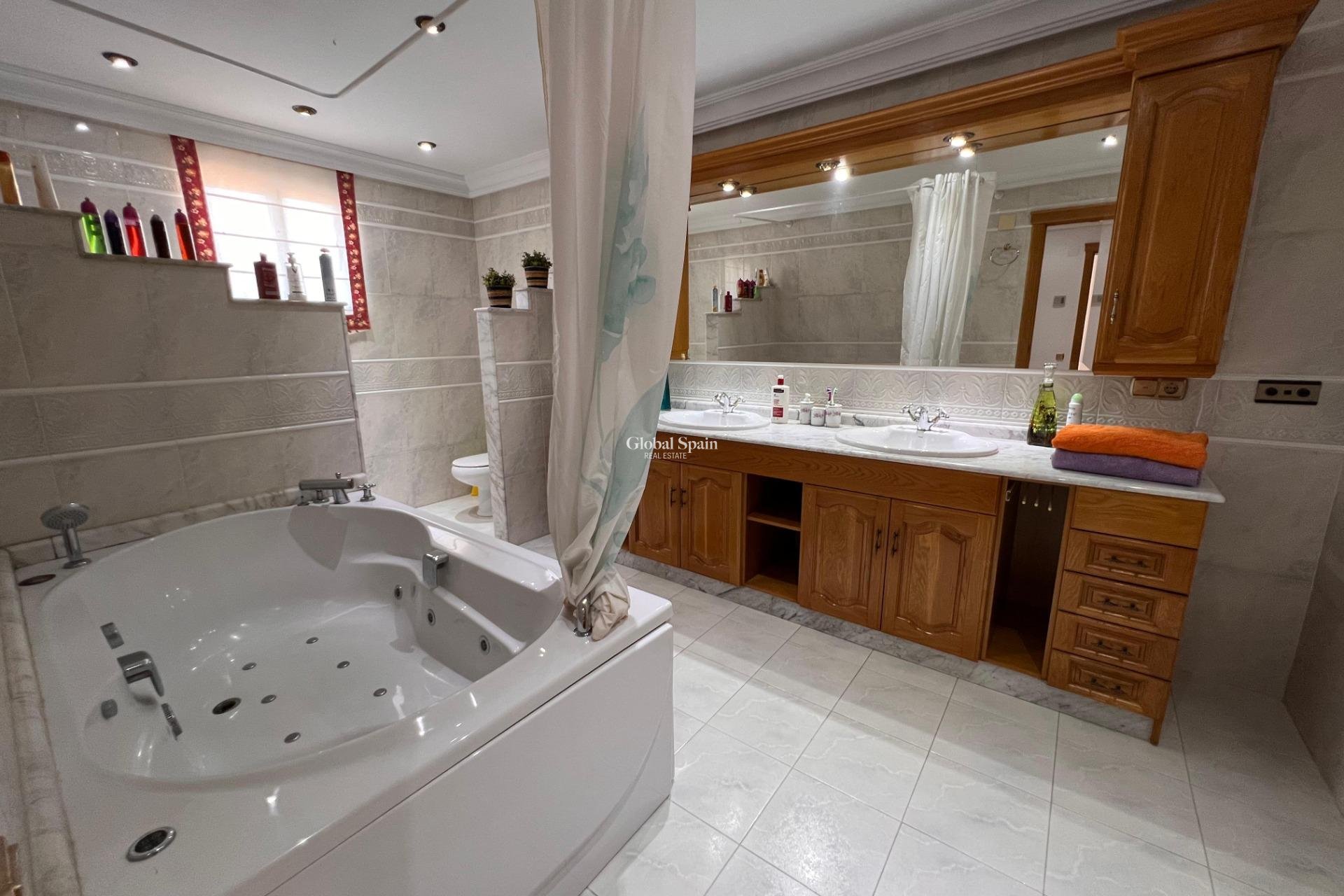 Revente - VILLA -
CALLOSA DEL SEGURA