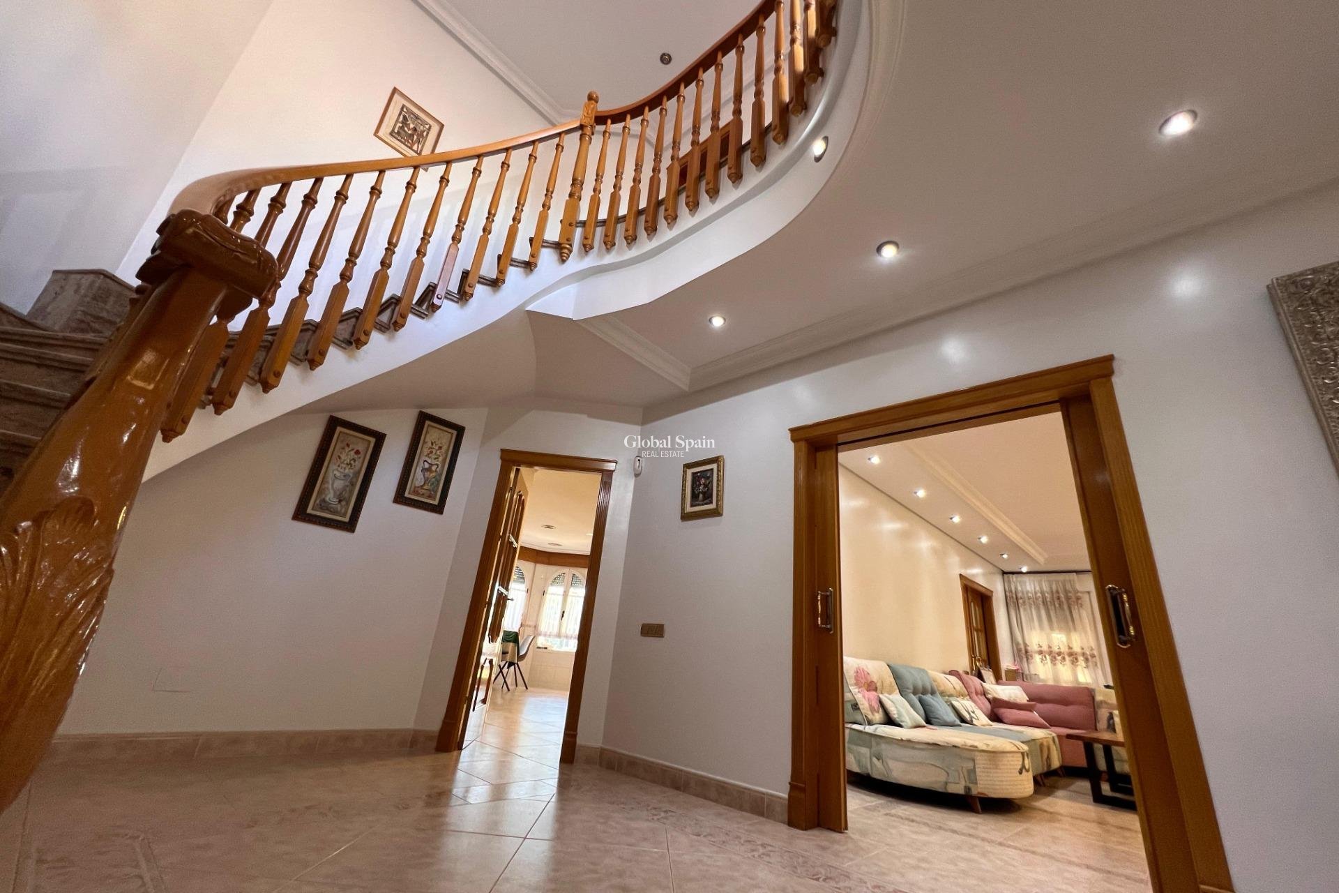 Revente - VILLA -
CALLOSA DEL SEGURA