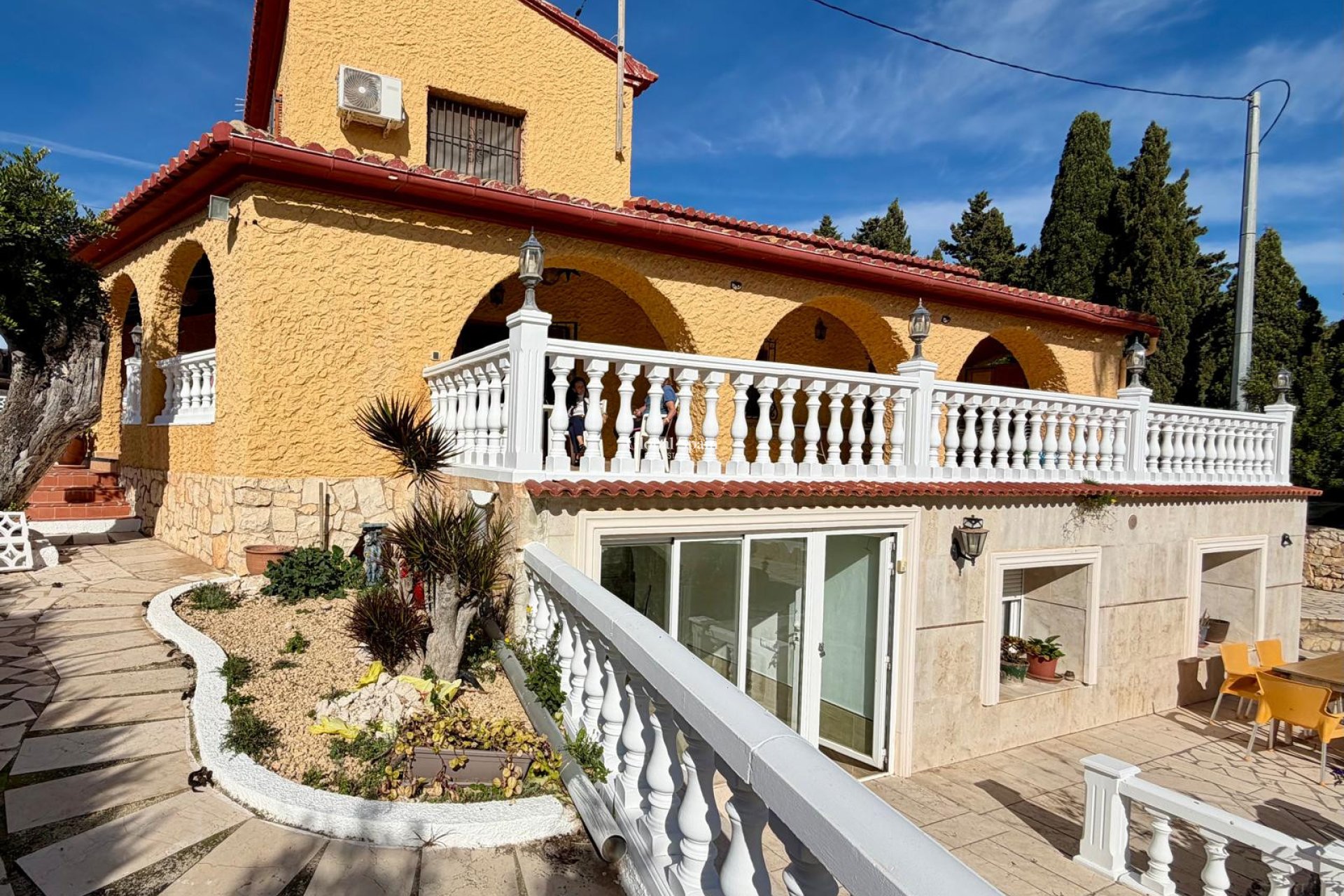 Revente - VILLA -
CALPE - Zona Playa del Bol - Puerto