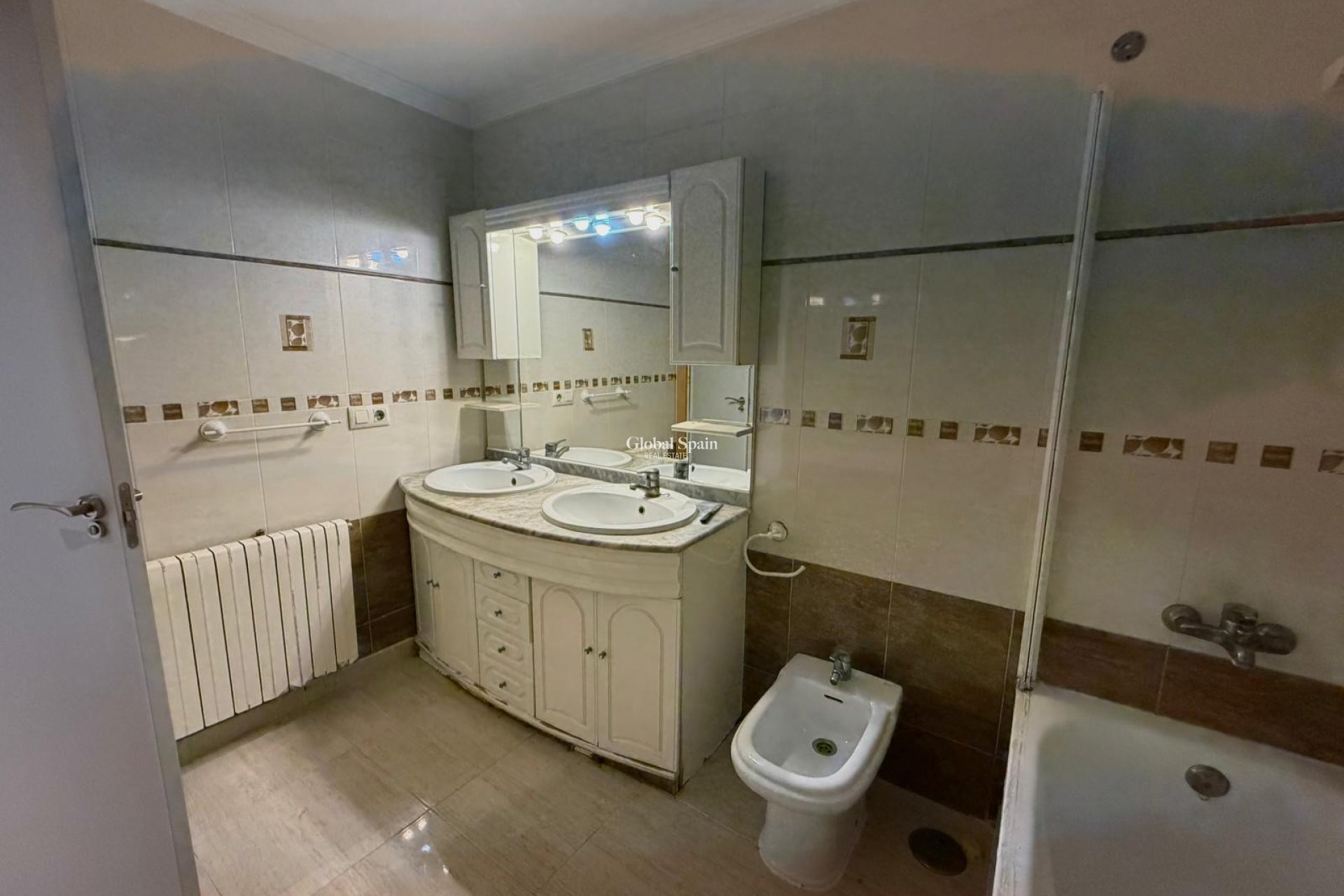 Revente - VILLA -
CALPE - Zona Playa del Bol - Puerto