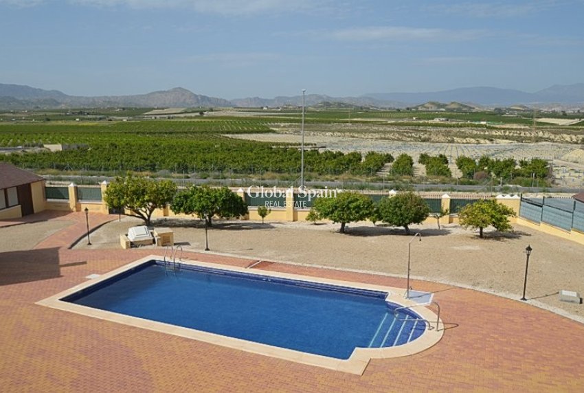 Revente - VILLA -
CAMPOS DEL RÍO - Inland