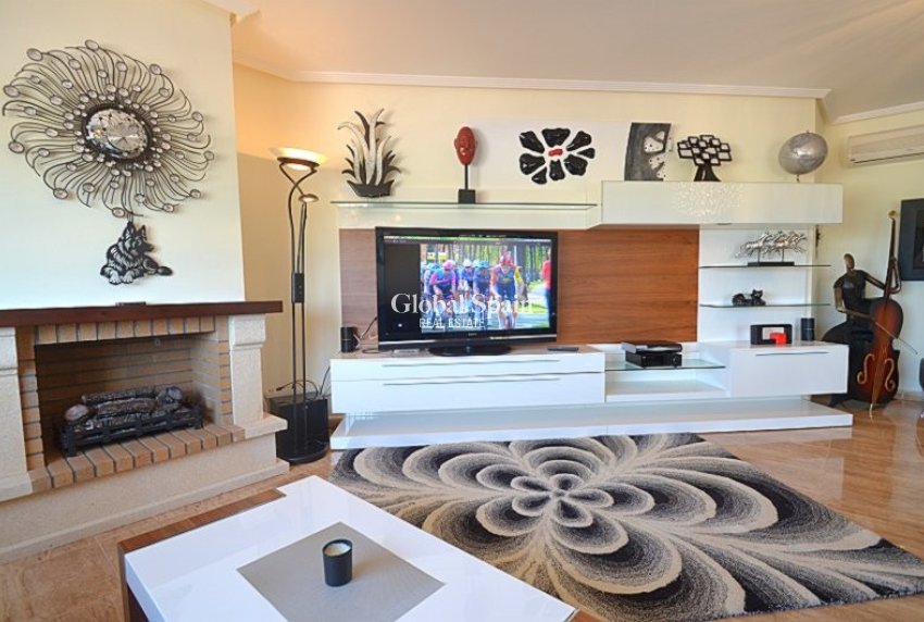 Revente - VILLA -
CAMPOS DEL RÍO - Inland