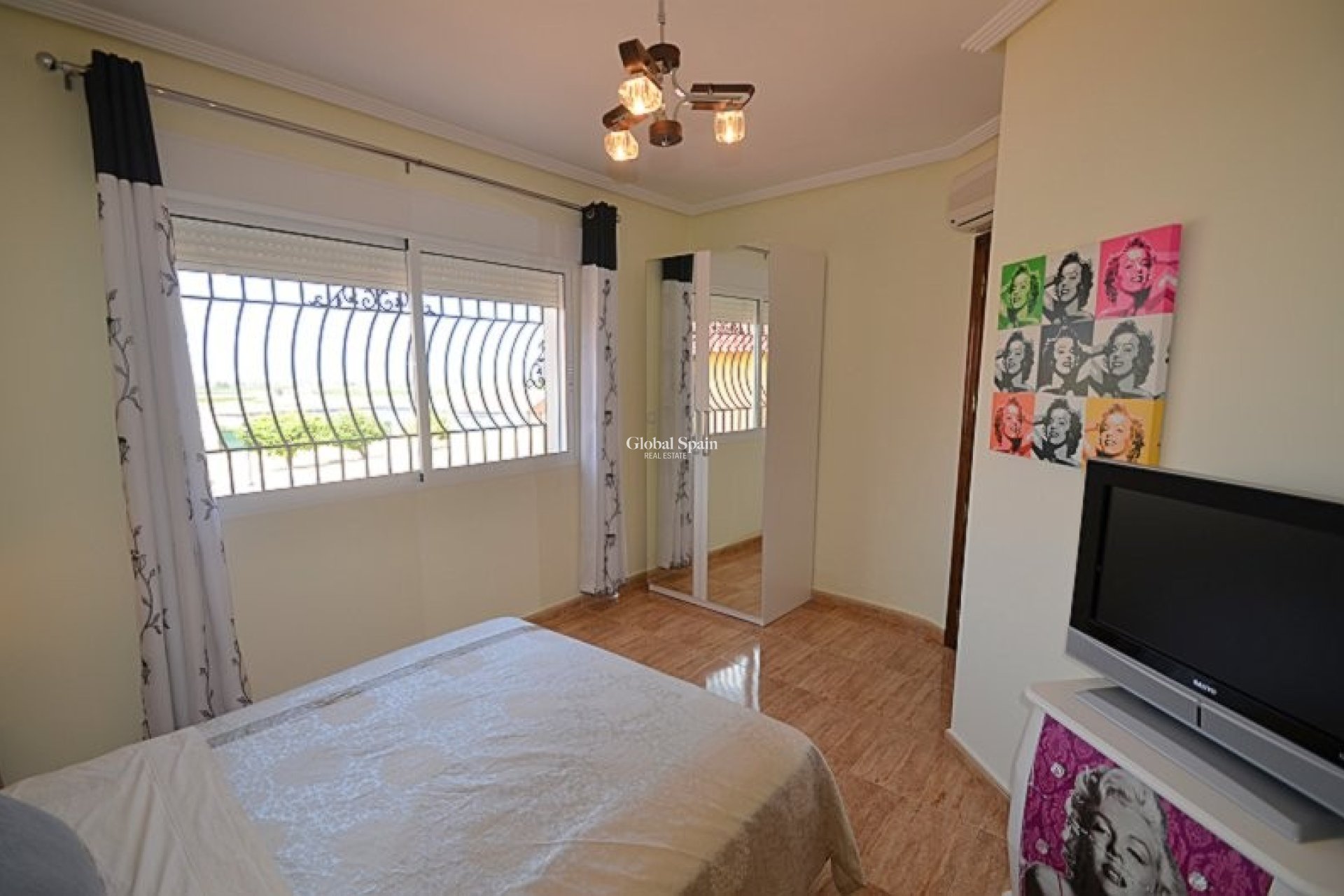 Revente - VILLA -
CAMPOS DEL RÍO - Inland