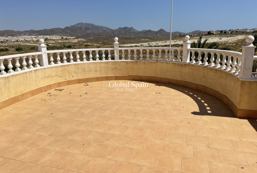 Revente - VILLA -
CAMPOSOL - Inland