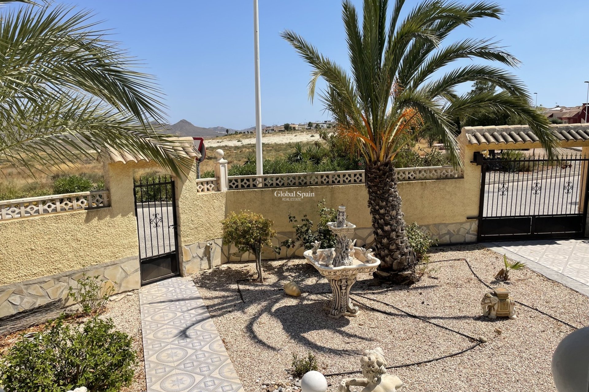 Revente - VILLA -
CAMPOSOL - Inland