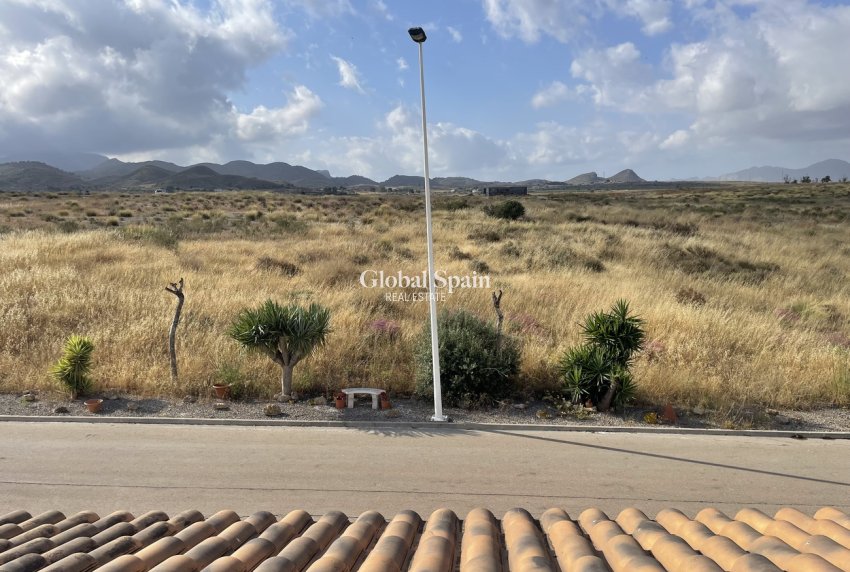 Revente - VILLA -
CAMPOSOL - Inland