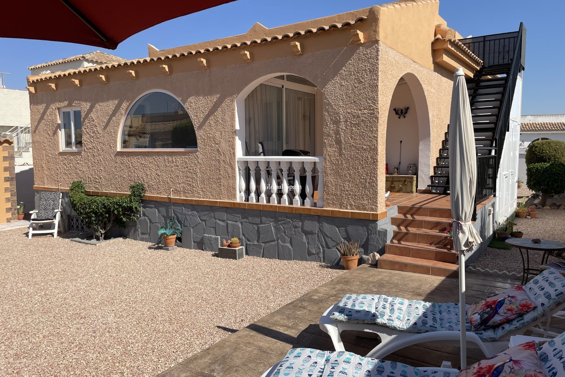 Revente - VILLA -
CAMPOSOL - Inland