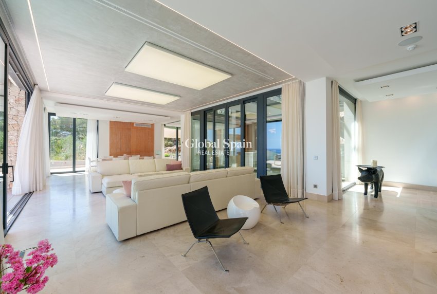 Revente - Villa -
Canyamel - optional location detail