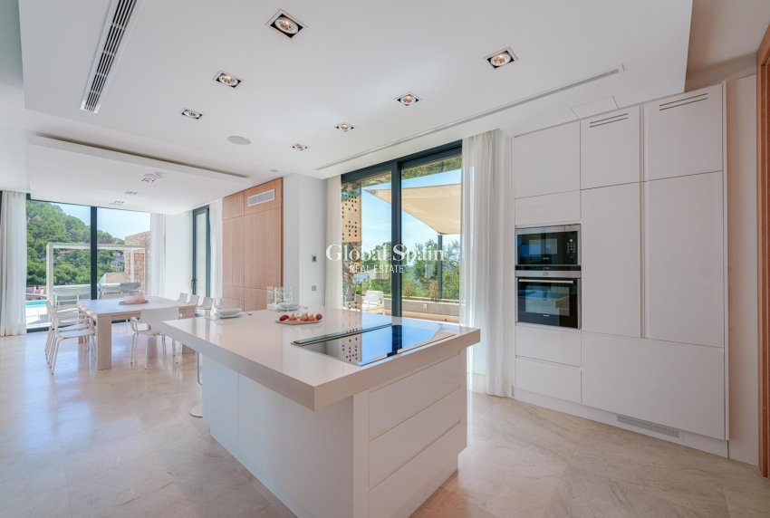 Revente - Villa -
Canyamel - optional location detail