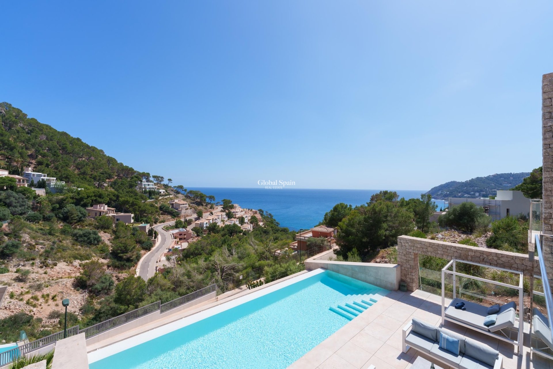 Revente - Villa -
Canyamel - optional location detail