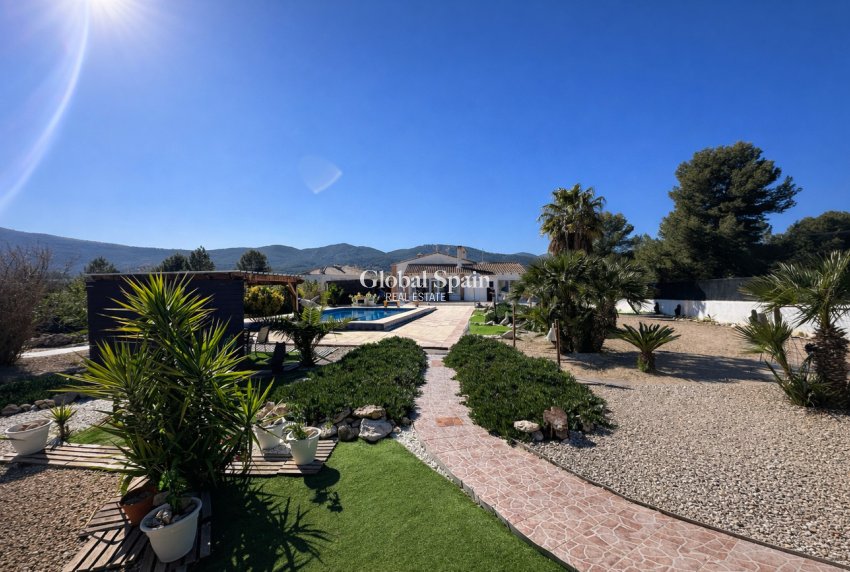 Revente - VILLA -
CASTALLA - Costa Blanca