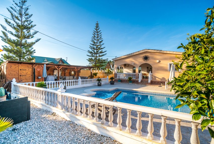 Revente - VILLA -
CATRAL - Catral