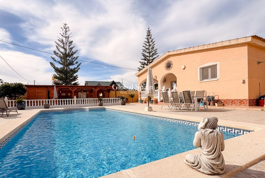 Revente - VILLA -
CATRAL - Catral