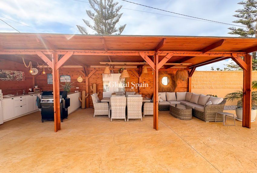 Revente - VILLA -
CATRAL - Catral