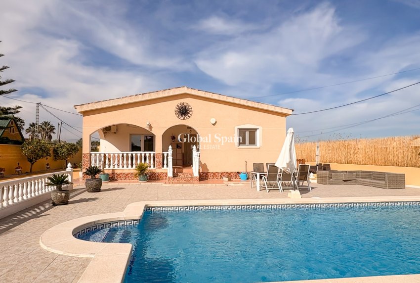 Revente - VILLA -
CATRAL - Catral