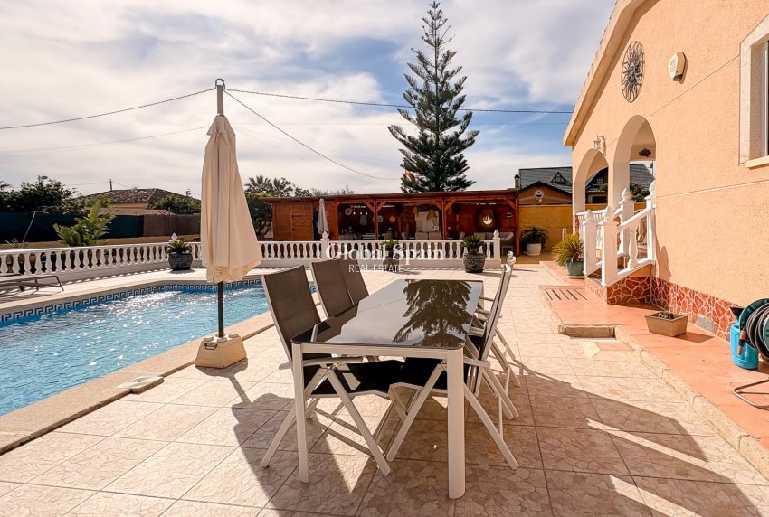 Revente - VILLA -
CATRAL - Catral