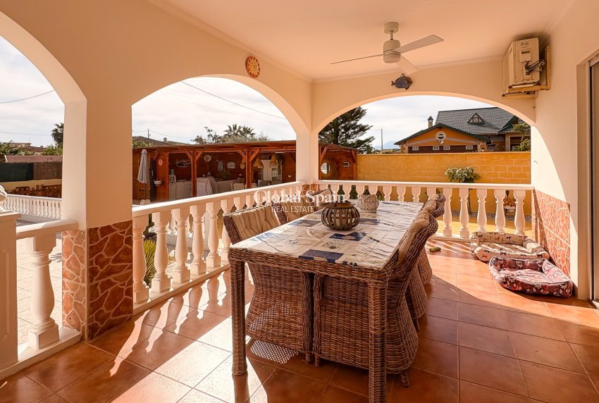 Revente - VILLA -
CATRAL - Catral