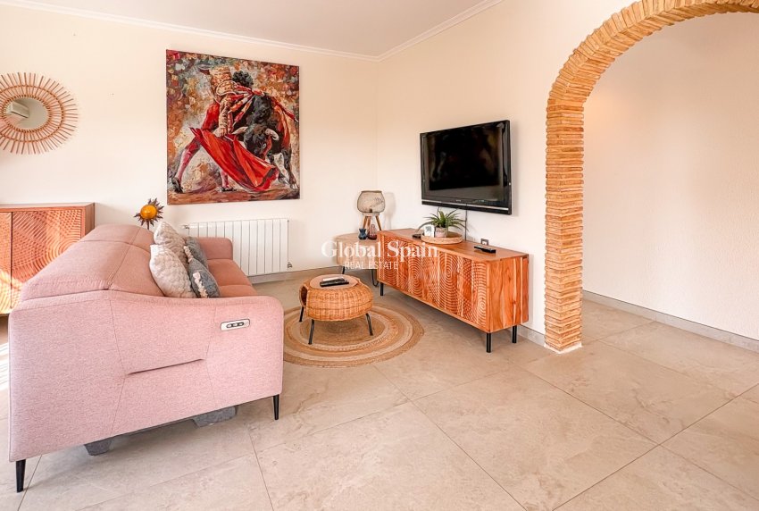 Revente - VILLA -
CATRAL - Catral