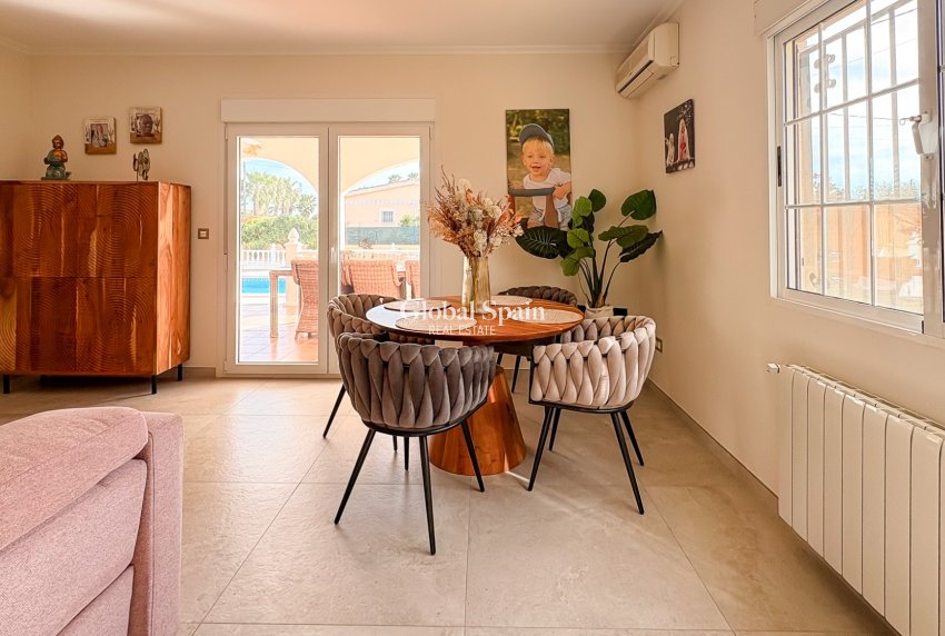 Revente - VILLA -
CATRAL - Catral