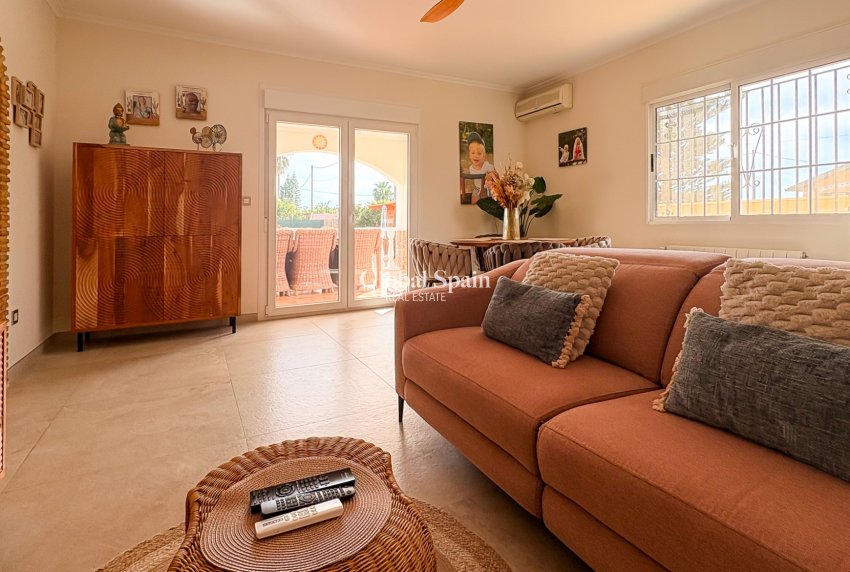 Revente - VILLA -
CATRAL - Catral