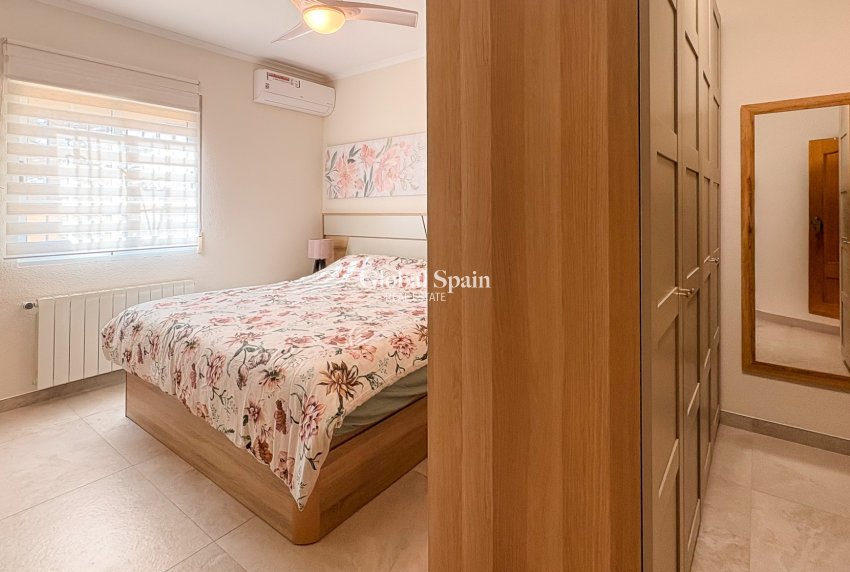 Revente - VILLA -
CATRAL - Catral