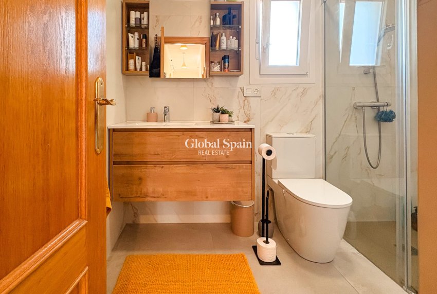 Revente - VILLA -
CATRAL - Catral