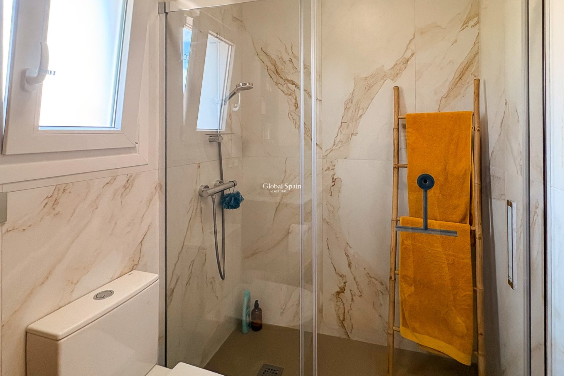 Revente - VILLA -
CATRAL - Catral