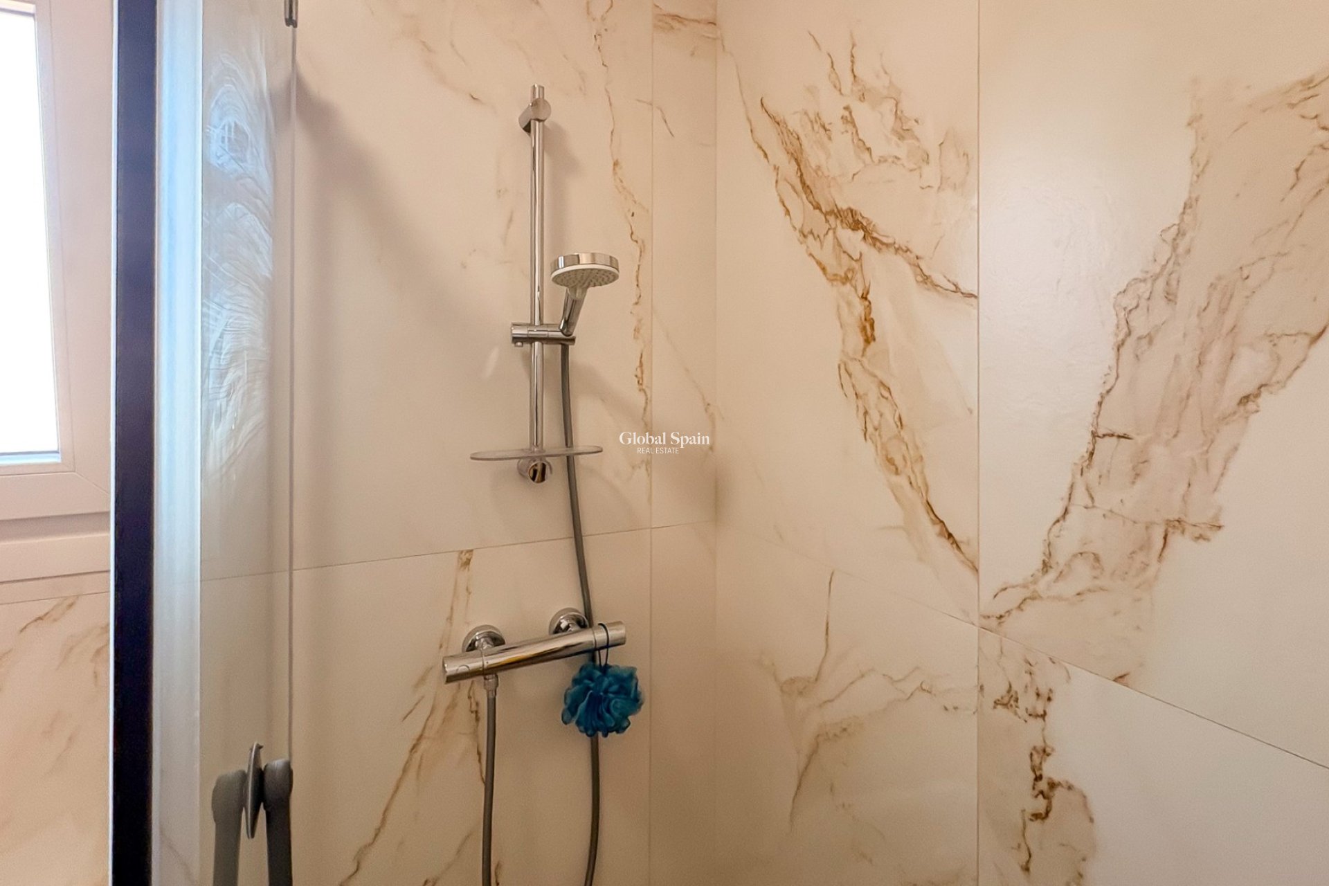 Revente - VILLA -
CATRAL - Catral