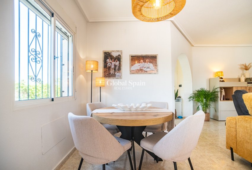 Revente - VILLA -
CATRAL - Catral