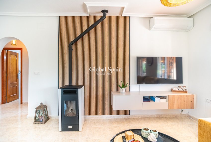 Revente - VILLA -
CATRAL - Catral