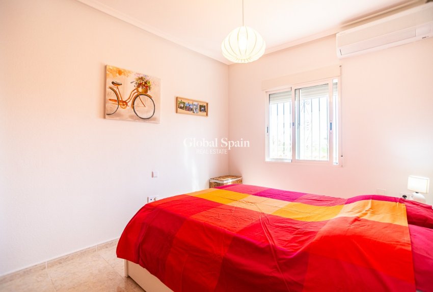 Revente - VILLA -
CATRAL - Catral