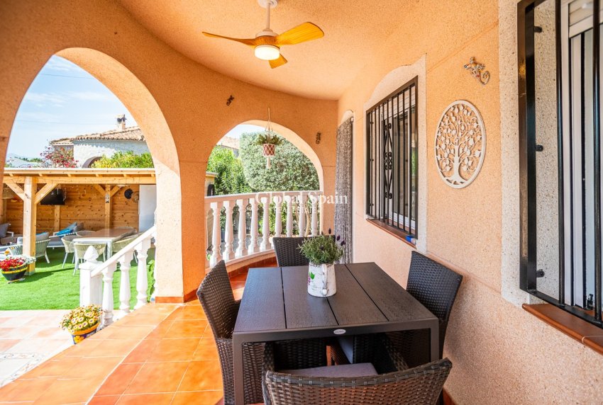 Revente - VILLA -
CATRAL - Catral