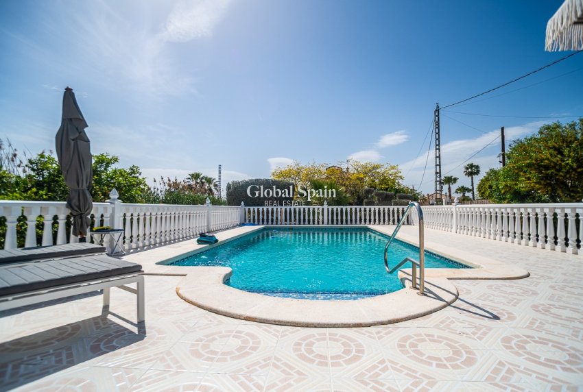 Revente - VILLA -
CATRAL - Catral