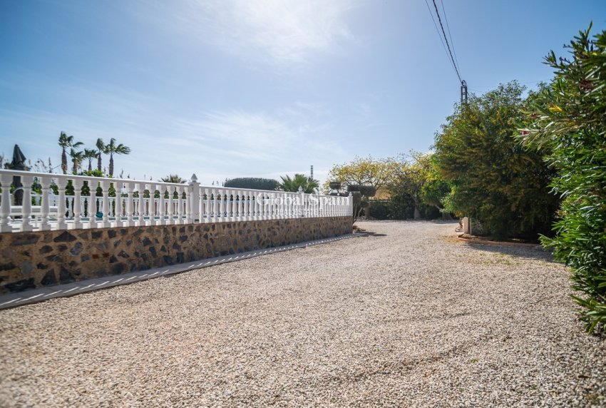 Revente - VILLA -
CATRAL - Catral