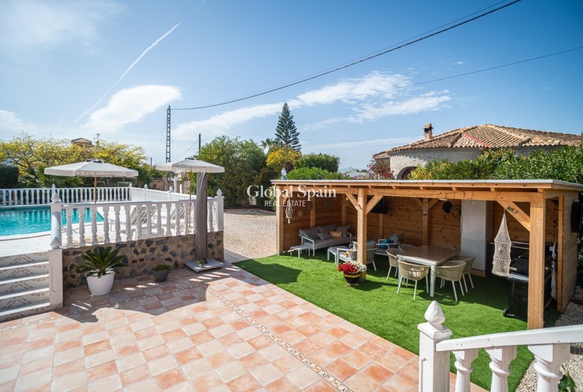 Revente - VILLA -
CATRAL - Catral