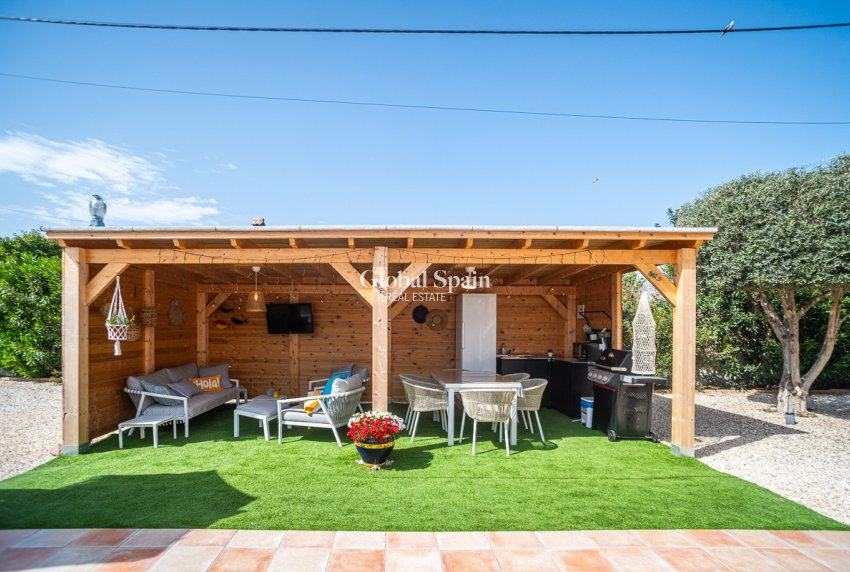 Revente - VILLA -
CATRAL - Catral